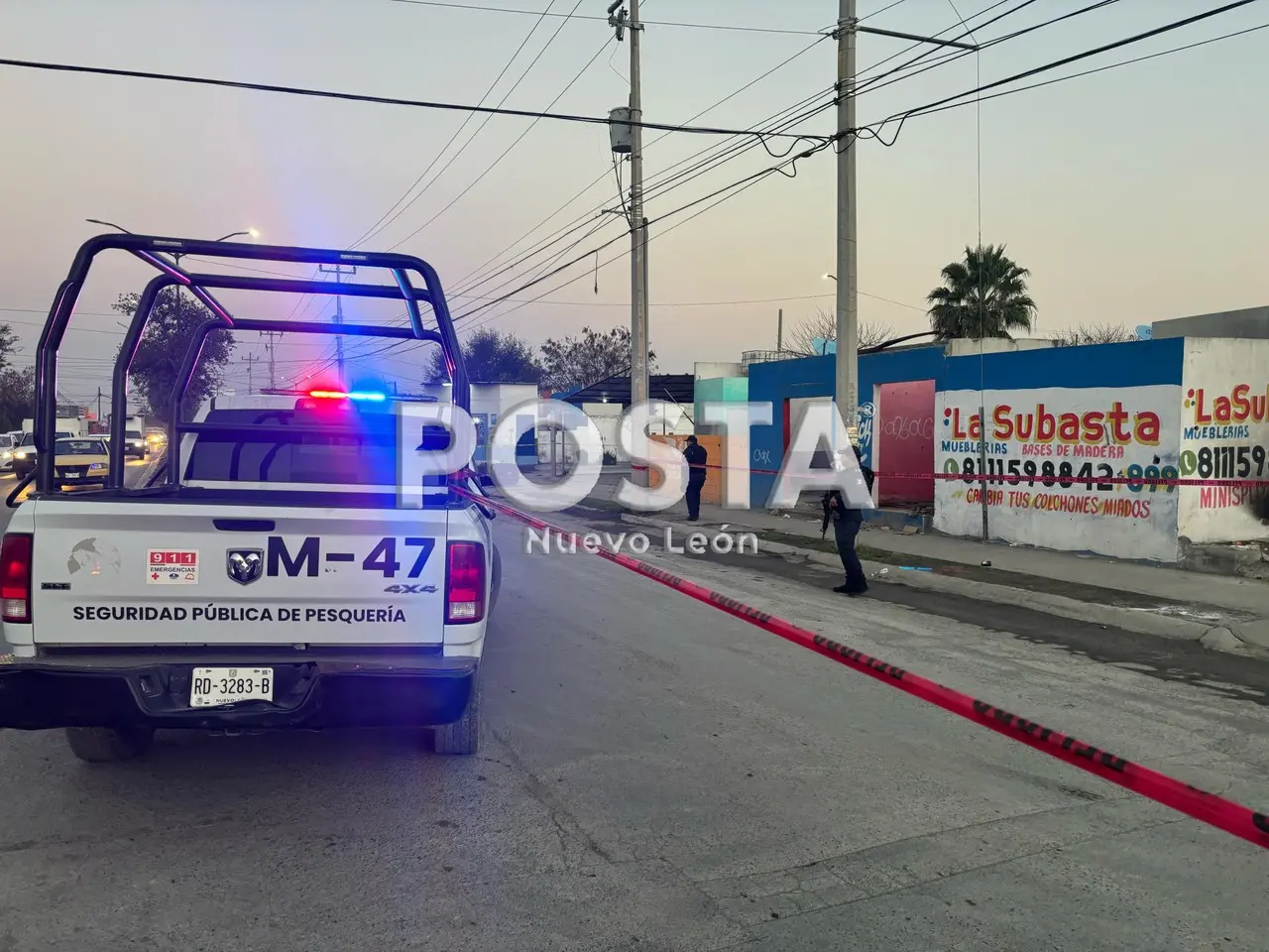 Policías municipales de Pesquería en la zona donde ocurrieron los hechos. Foto: POSTA MX.