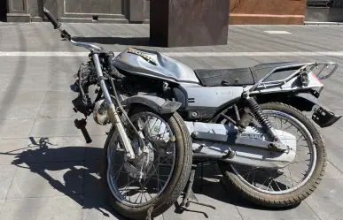 Aparecen “motos chocadas” en plazas de Toluca; te contamos de qué se trata