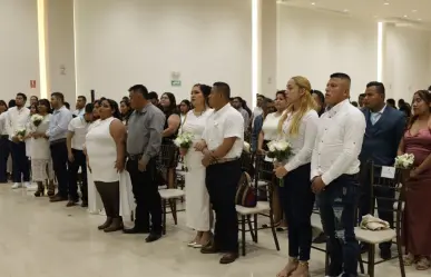 Parejas unen sus vidas en las bodas comunitarias de Salinas Victoria