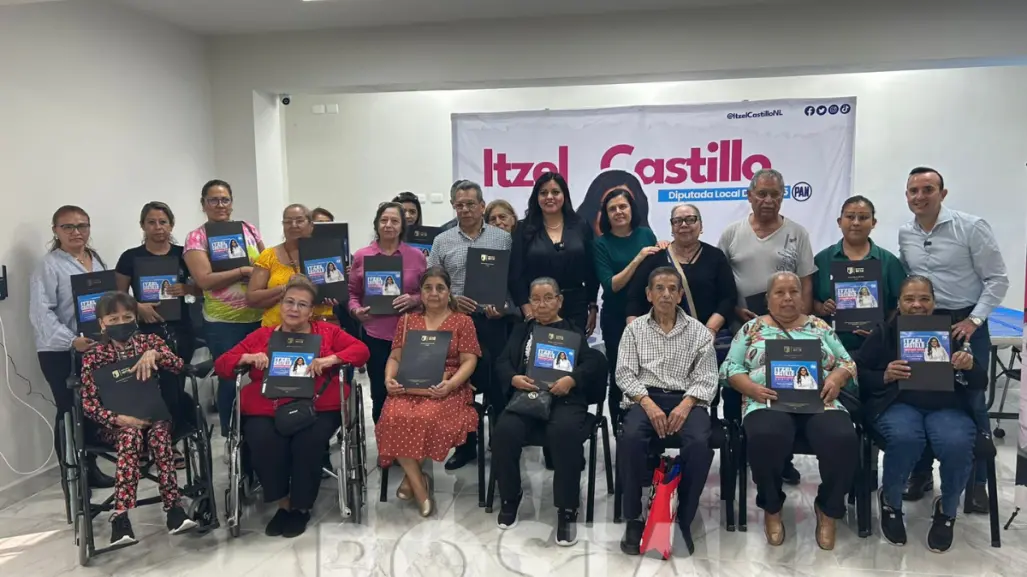 Entrega PAN testamentos a familias de Guadalupe