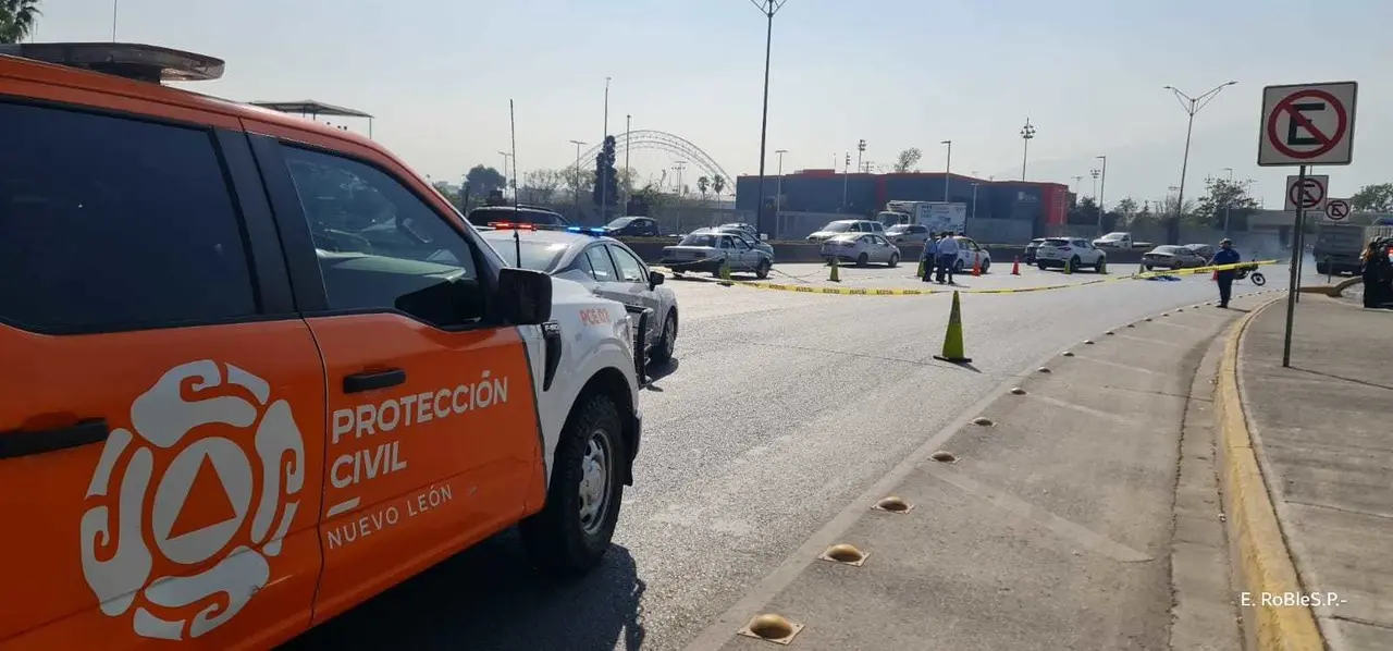 Zona de accidente donde murió el motociclista. Foto: Protección Civil Nuevo León