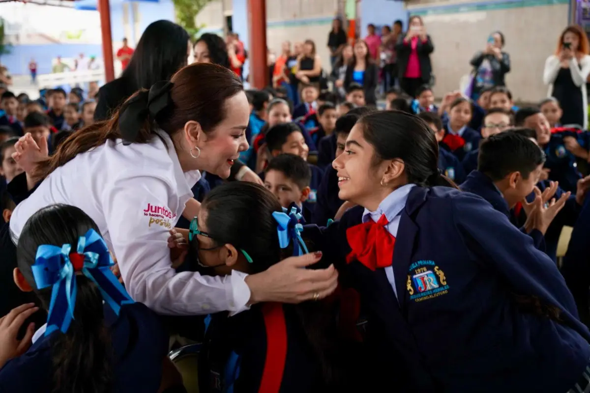 Éxito total en las becas Juntos lo hacemos posible en Nuevo Laredo | Foto: redes sociales