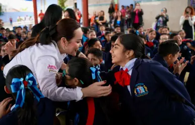 Carmen Lilia Canturosas destaca éxito en registro de becas Juntos lo hacemos posible