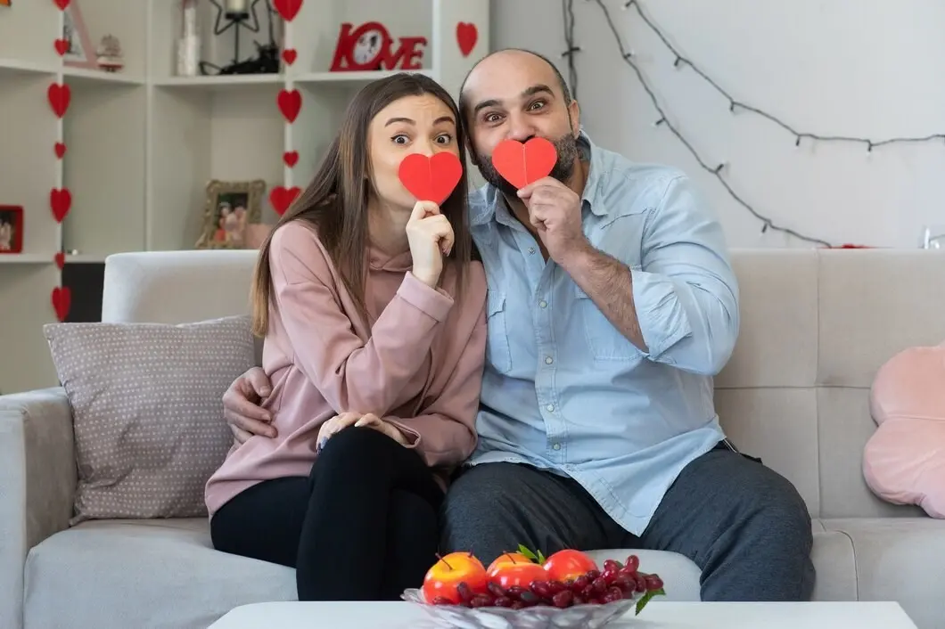 Pareja en 14 de Febrero. Foto: Freepik