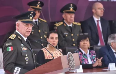 Reaparece ex Secretario de Defensa, Salvador Cienfuegos, durante Marcha de la Lealtad