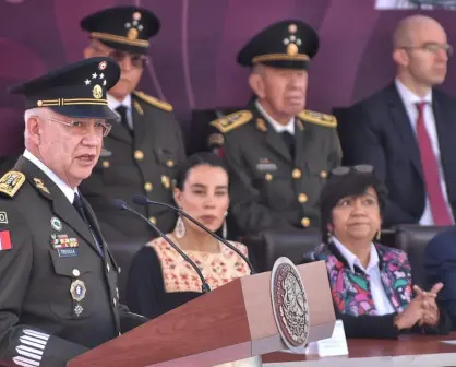 Reaparece ex Secretario de Defensa, Salvador Cienfuegos, durante Marcha de la Lealtad