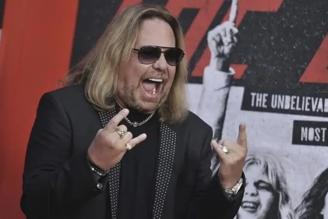 Avioneta de Vince Neil de Motley Crüe, se estrella en aeropuerto de Arizona