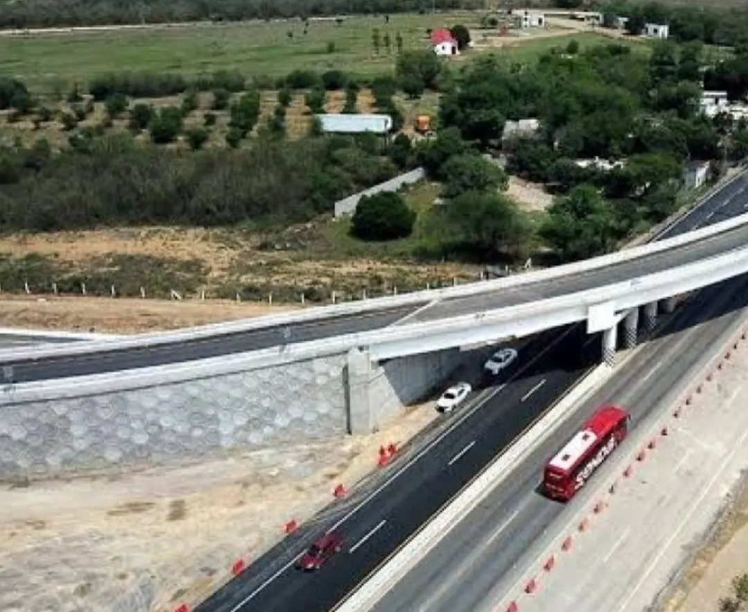 Uno de los cruces en el sur de Nuevo León que conecta el Nuevo Periférico. Foto: Redes Sociales.