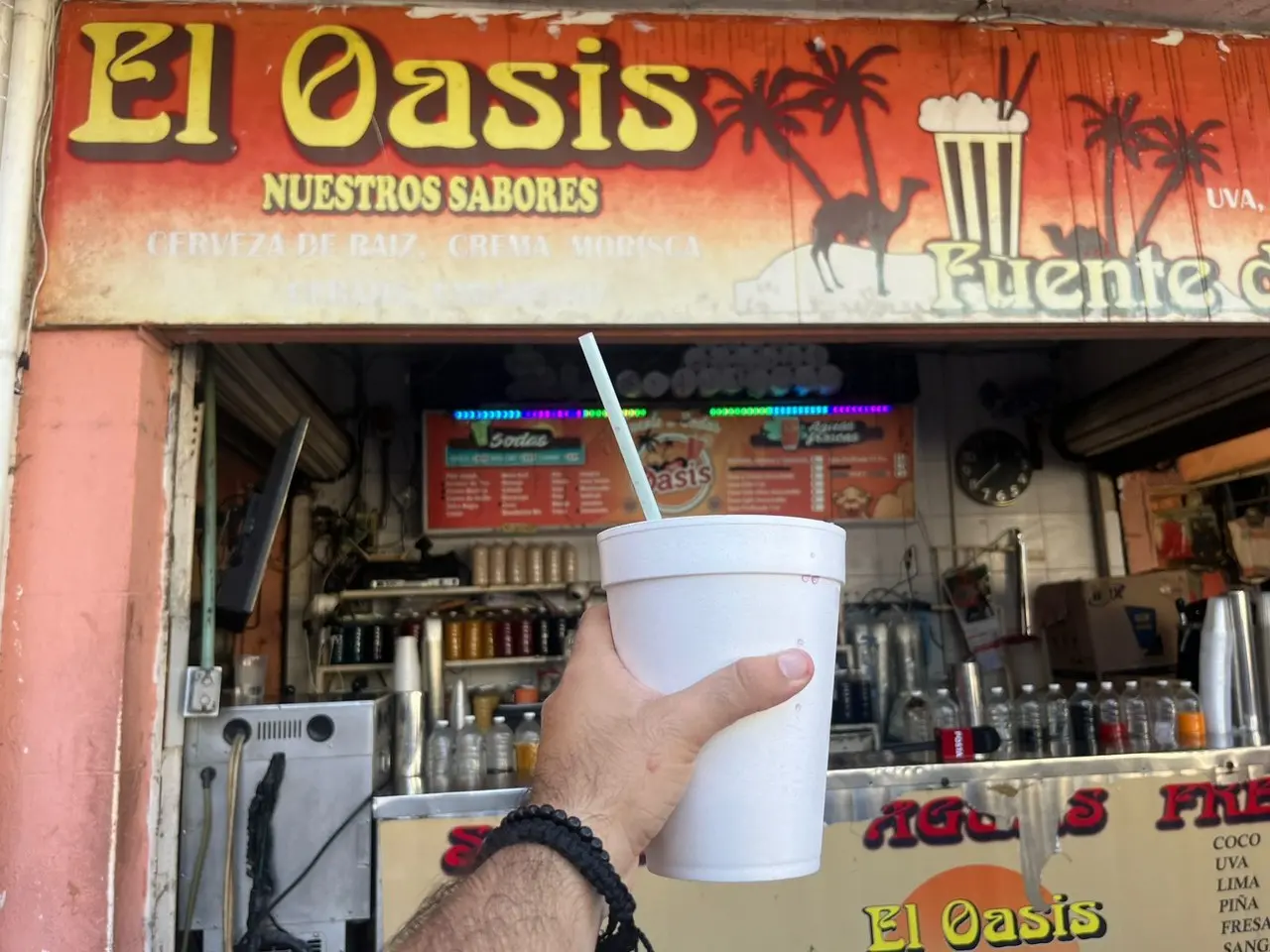 ¿Cuál será el futuro del negocio de bebidas del centro “El Oasis”?. Foto: Daniel Rodríguez