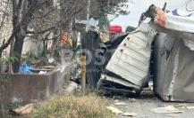 VIDEO | Trágico accidente vial en Santiago deja dos empleados muertos tras volcar su camión
