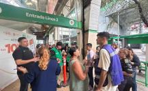 Usuarios acuden a la Estación Cuauhtémoc para recibir 10 viajes mensuales gratis