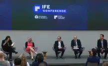 Expertos debaten el futuro del aprendizaje integrado en el trabajo