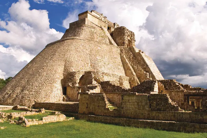 Esta mañana de martes se anuncio que la zona arqueológica de Uxmal cerro temporalmente sus puertas a los visitantes.- Fuente INAH