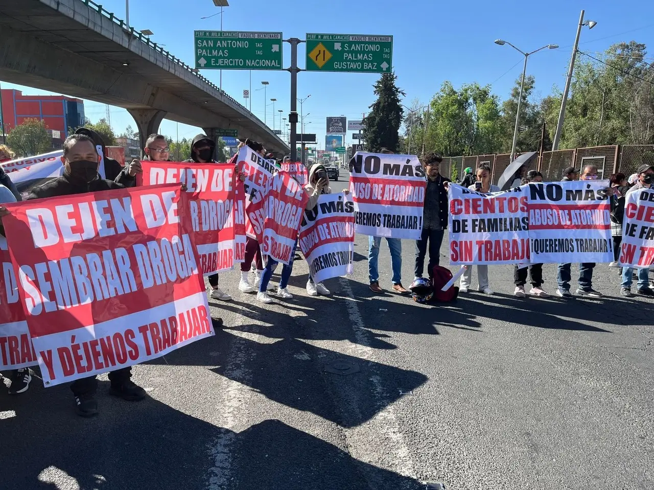 Dueños y trabajadores de estéticas se manifestaron en contra del operativo Atarraya en Naucalpan. Imagen: Israel Lorenzana/POSTA