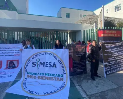 Bloqueo en Toluca; trabajadores de la salud se quejan por falta de insumos y hostigamiento