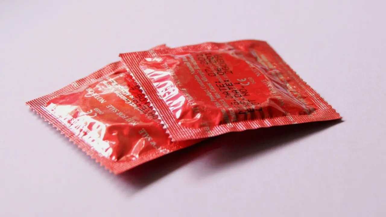 Un par de condones sin abrir. Foto: Pixabay.