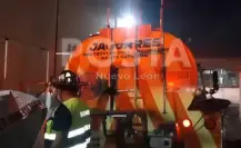 VIDEO | Incendio arrasa fábrica de frituras y deja varios intoxicados en Santa Catarina