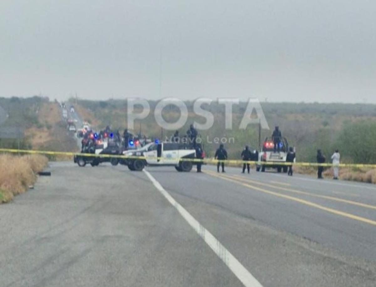 Elementos de Fuerza Civil y Policía de General Bravo, en la carretera libre a Reynosa. Foto: POSTA MX.