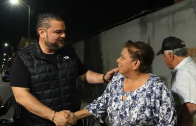 Alcalde se avienta palomazo en bodas colectivas de Cadereyta