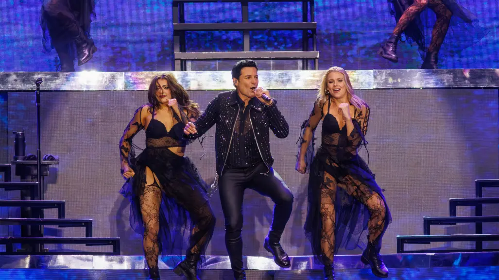 Chayanne enamora a regios con Bailemos Otra Vez Tour