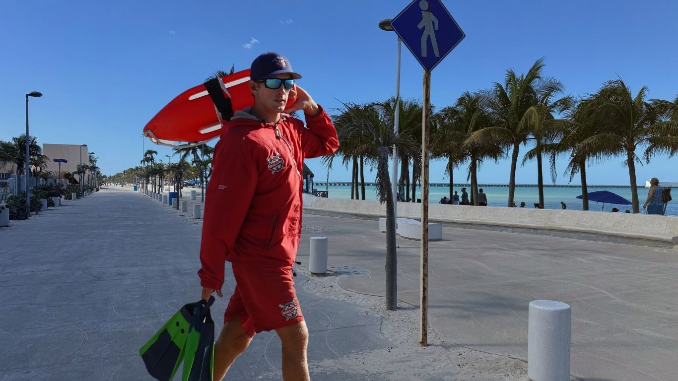 Salvavidas de Progreso se preparan para la temporada de Carnaval