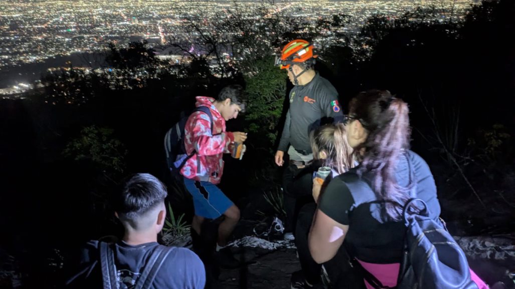 Rescatan a cuatro senderistas extraviados en zona del teleférico