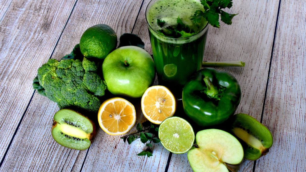 Prepara un delicioso y saludable jugo verde paso a paso