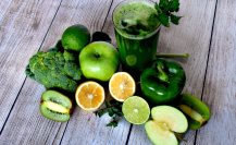 Prepara un delicioso y saludable jugo verde paso a paso