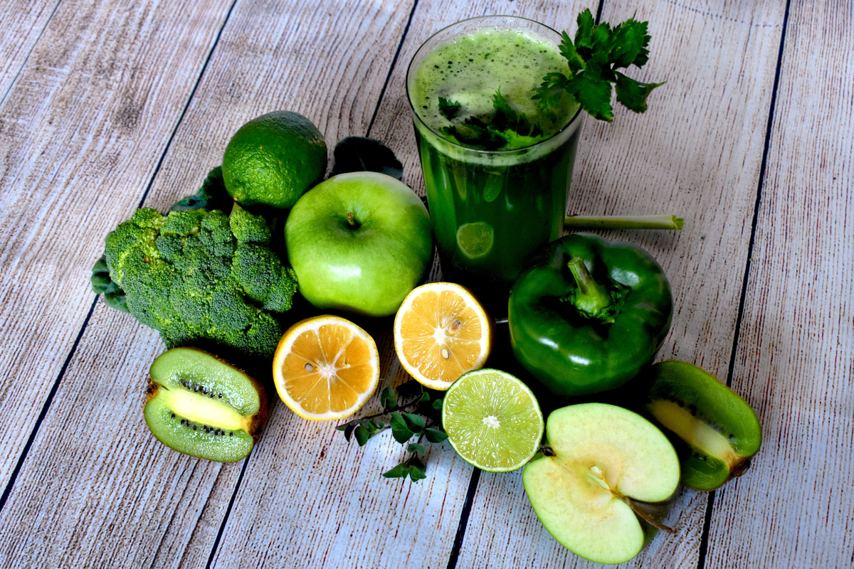 Prepara un delicioso y saludable jugo verde paso a paso