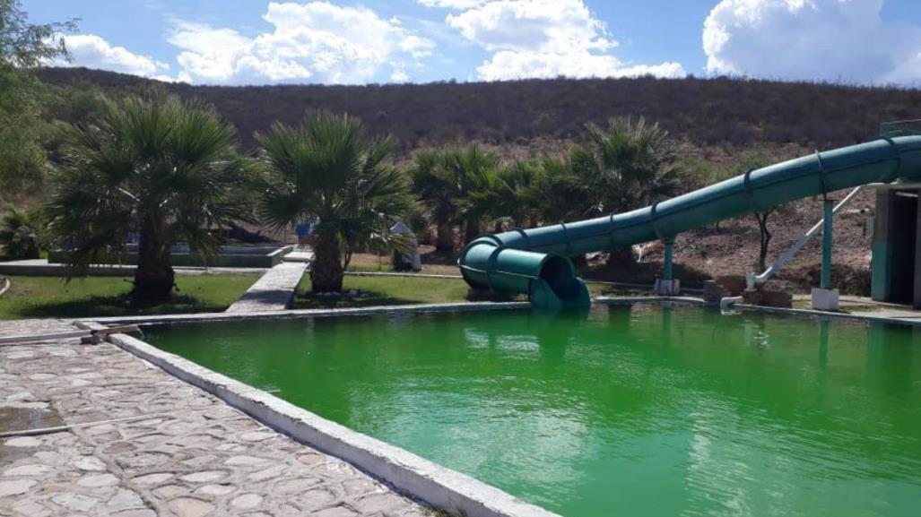 El balneario de aguas termales que está a 47 minutos de Peñón Blanco, Durango, en un pequeño pueblo