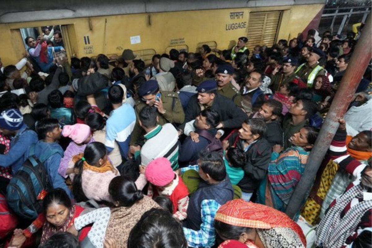 Estación de trenes en Nueva Delhi. Créditos: BBC.