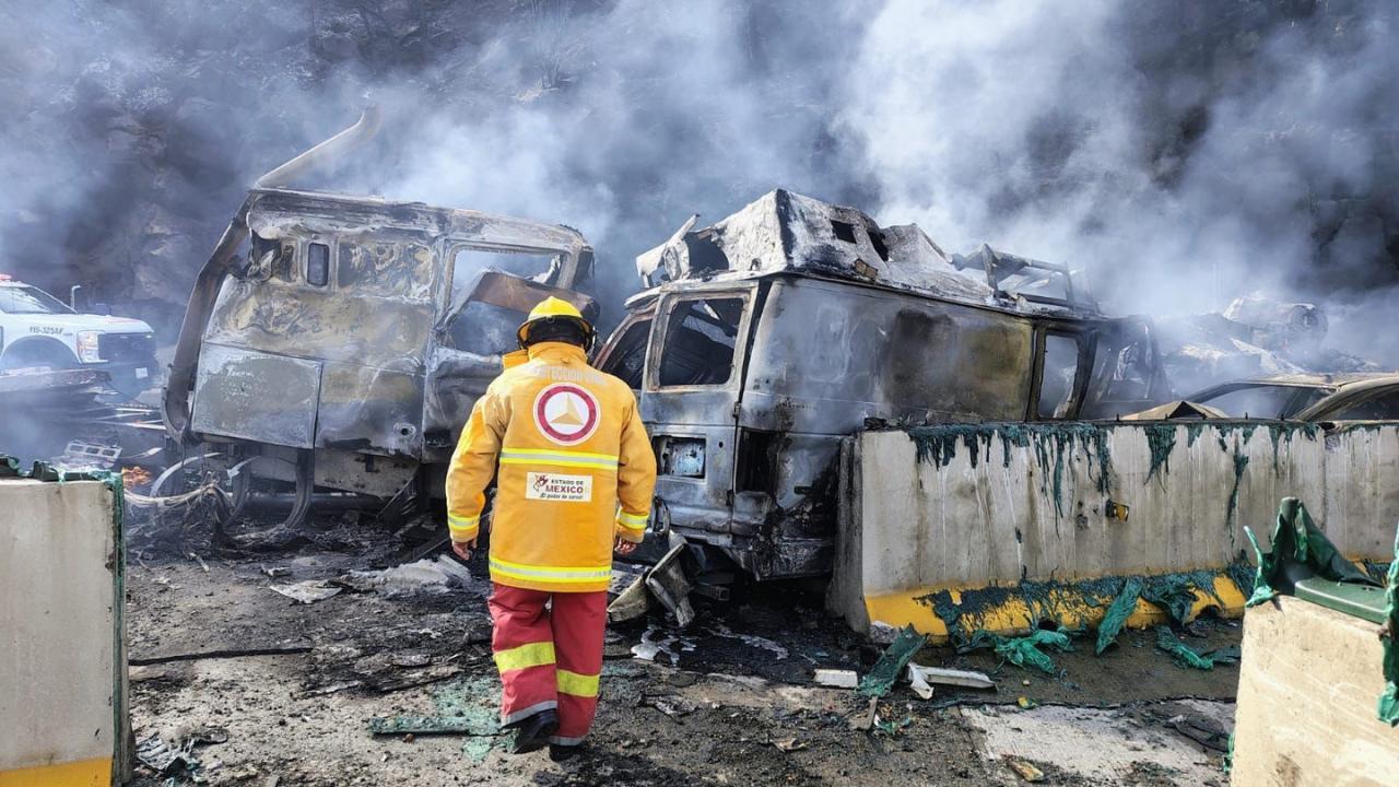 Accidente e incendio en la México-Puebla deja muertos y heridos. Foto: Cortesía