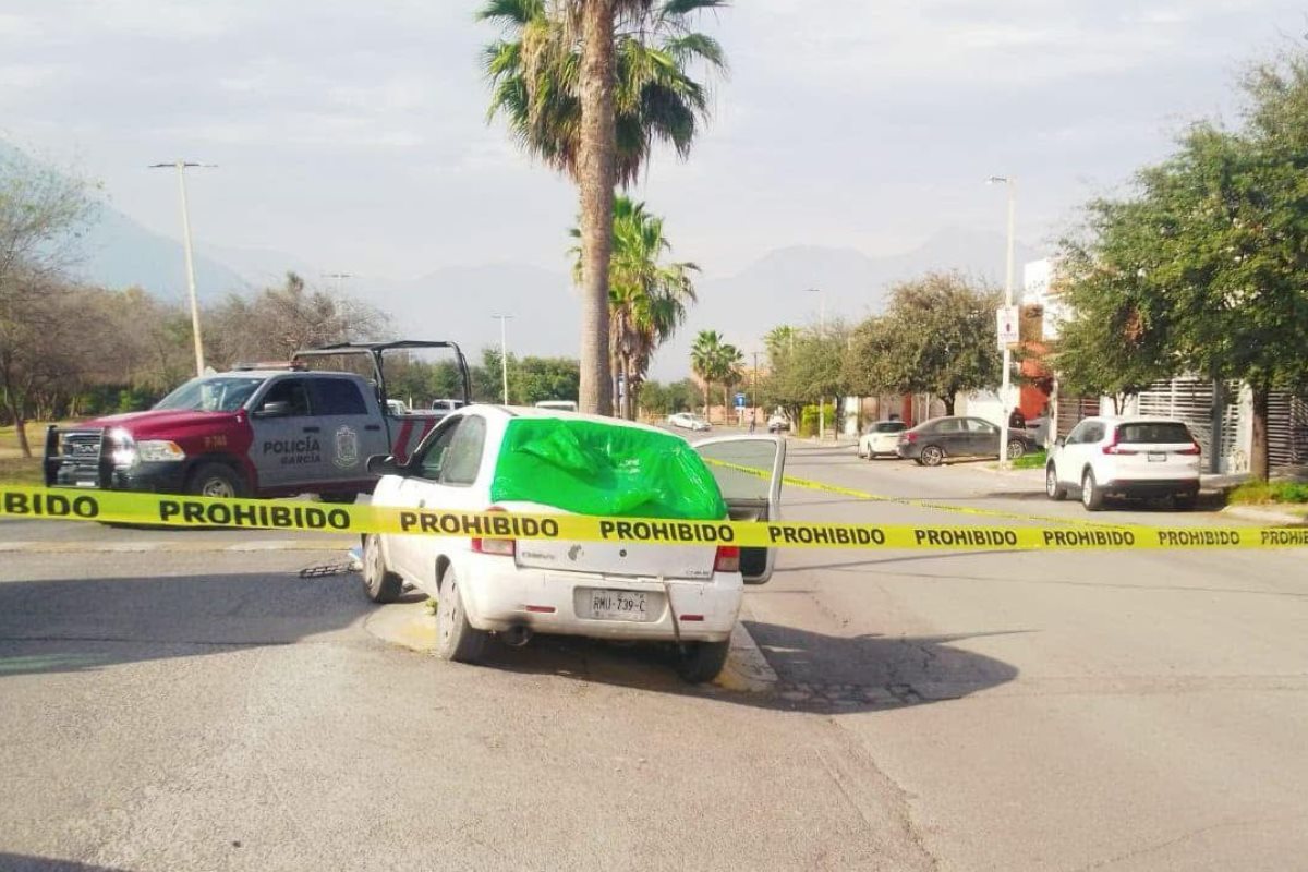 Hombre ejecutado a balazos dentro de su coche en García/Foto: Ray Elizalde