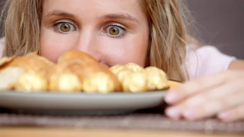¿Cómo vencer los antojos? Foto: Canva.