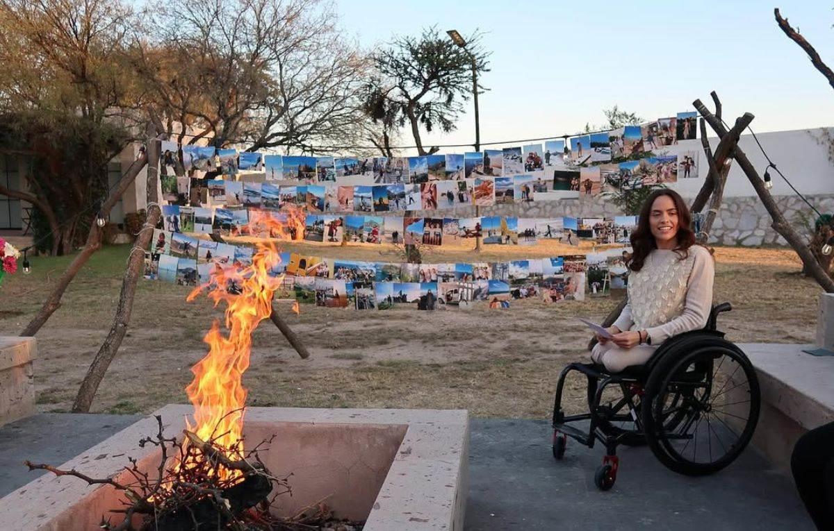 Con las prótesis, busca recuperar su independencia y volver a viajar y hacer senderismo. Foto: Instagram / @valdelatorre