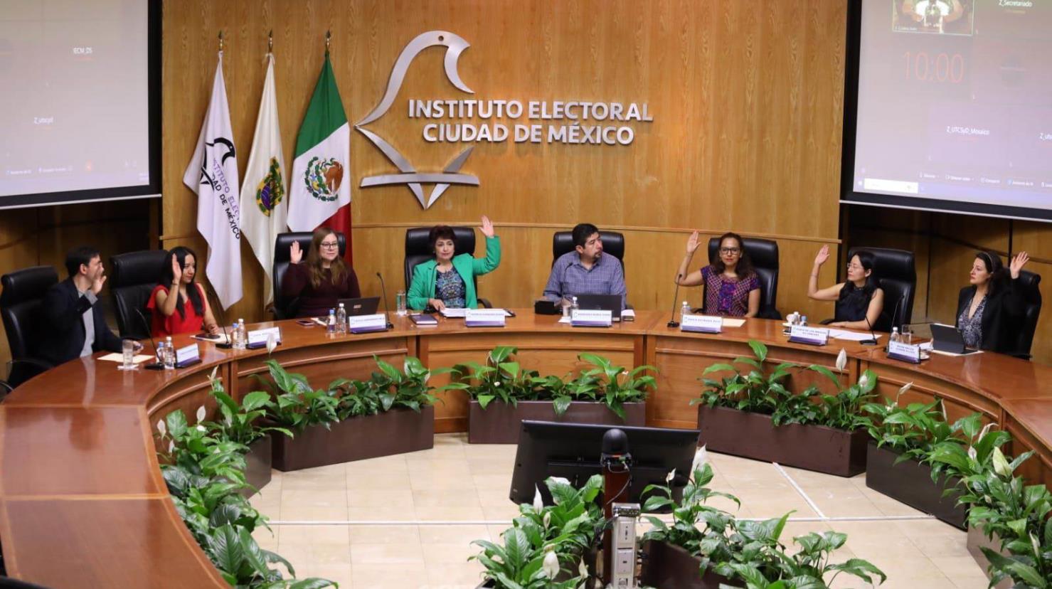 El Consejo General del Instituto Electoral de la Ciudad de México en sesión Foto: Facebook (IECM)