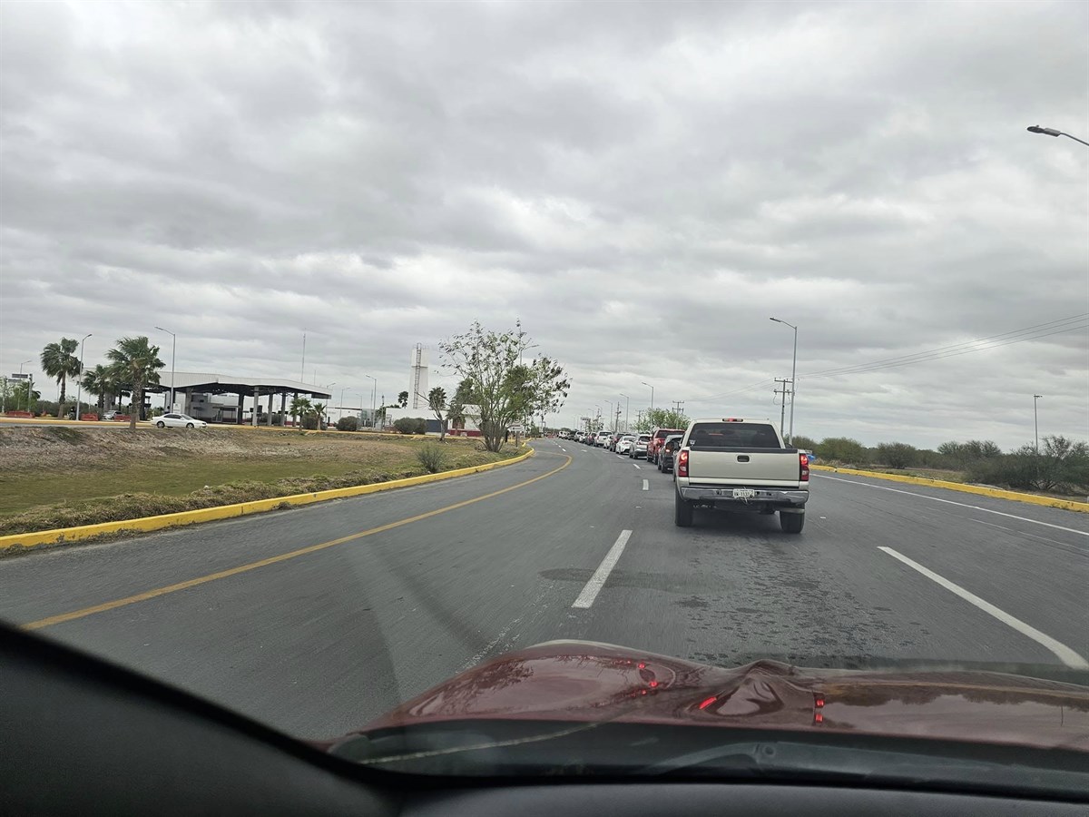 Aquí tienes un reporte estructurado sobre los tiempos de cruce en los puentes fronterizos de Tamaulipas con Texas. Foto: Redes sociales