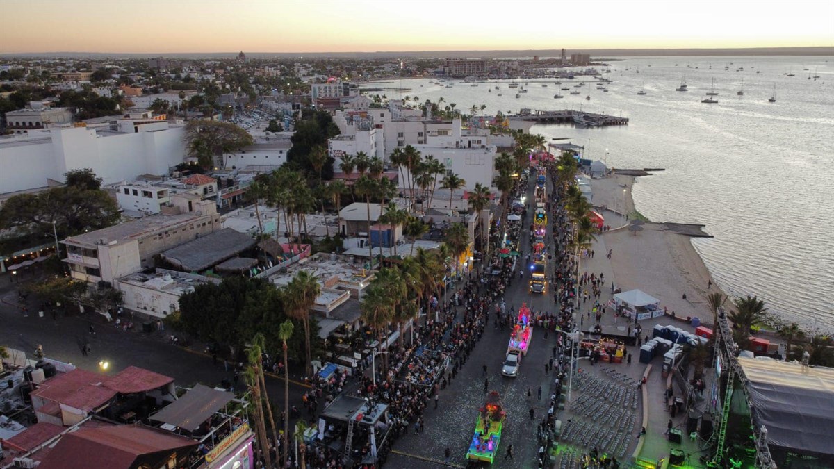 El tradicional desfile visto desde las alturas.