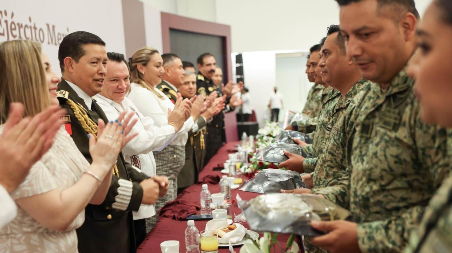 Este 19 de febrero se conmemora el Día del Ejército Mexicano y en Yucatán se realizó una ceremonia en su honor.- Fuente Gobierno del Estado