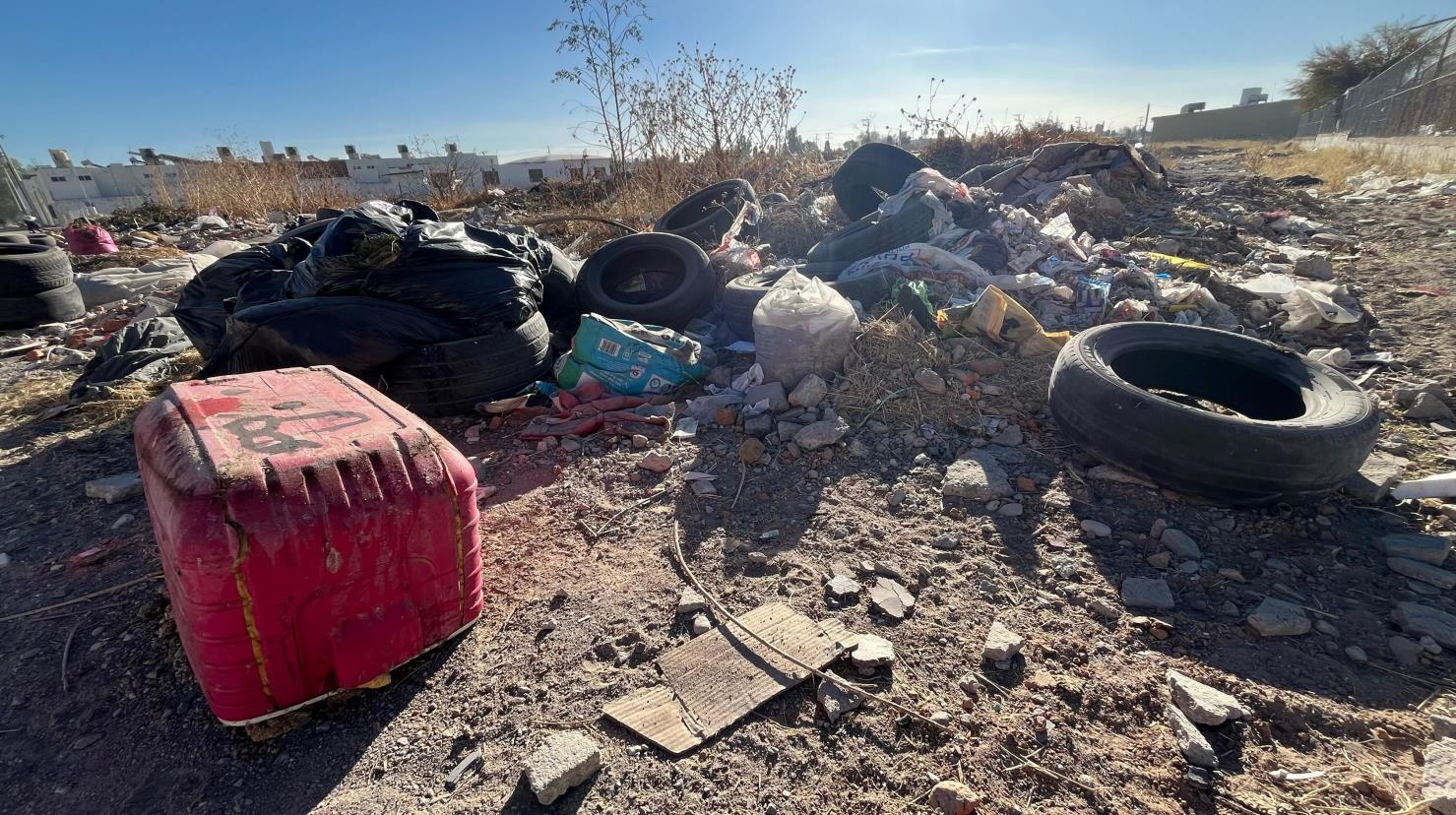 Foto: Jesús Carrillo. | A más del mes está con más residuos que en la última visita.