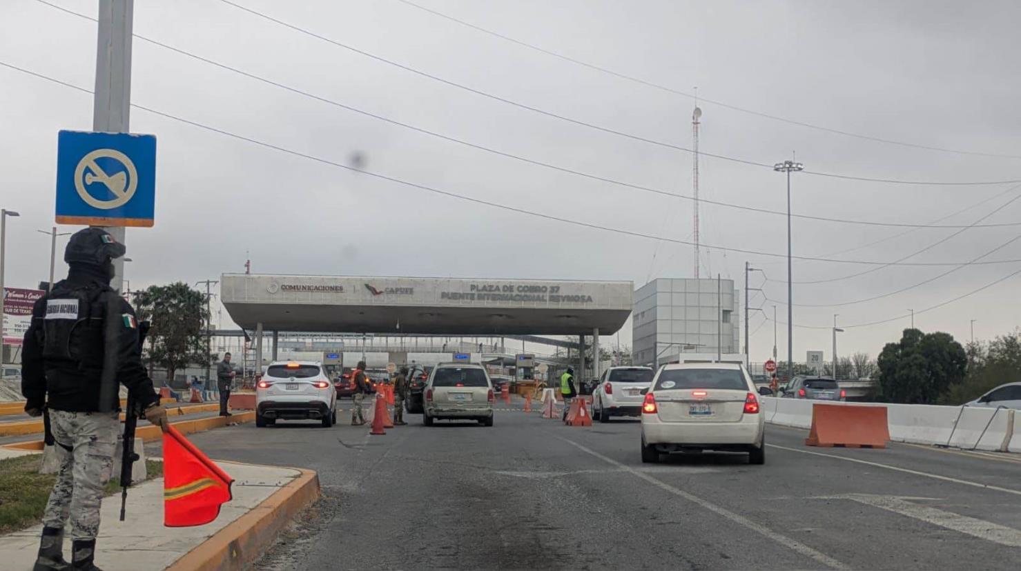 El flujo en los principales puentes internacionales entre México y Estados Unidos presenta tiempos de espera variables este 19 de febrero. Foto: Redes sociales