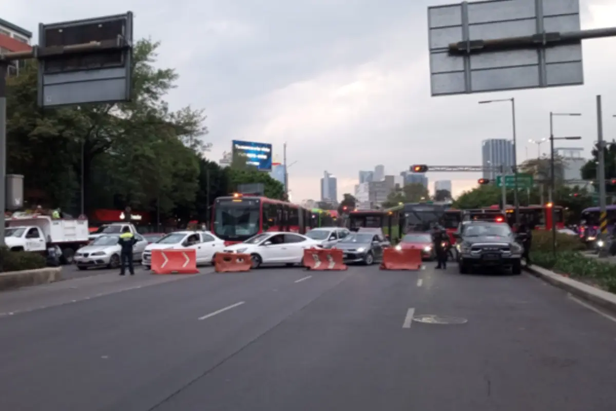 Corte de circulación en Av. Dr. Río de la Loza y Dr. Carmona y Valle en CDMX. Foto: X (@OVIALCDMX)