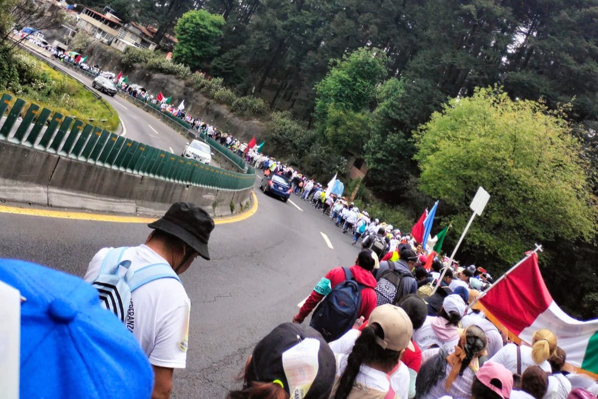 Peregrinos del EDOMEX rumbo a la Basílica de Guadalupe en CDMX.   Foto: X (@INBGuadalupe)