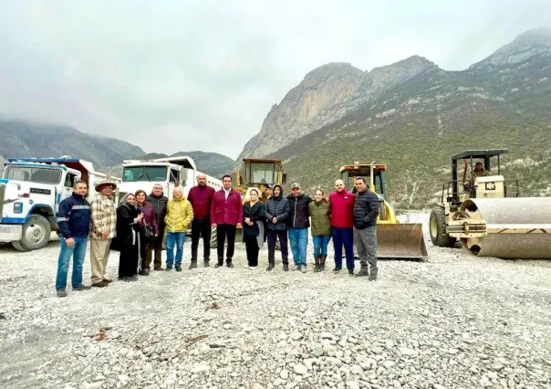 Alcalde de Santa Catarina rehabilita los caminos a La Huasteca