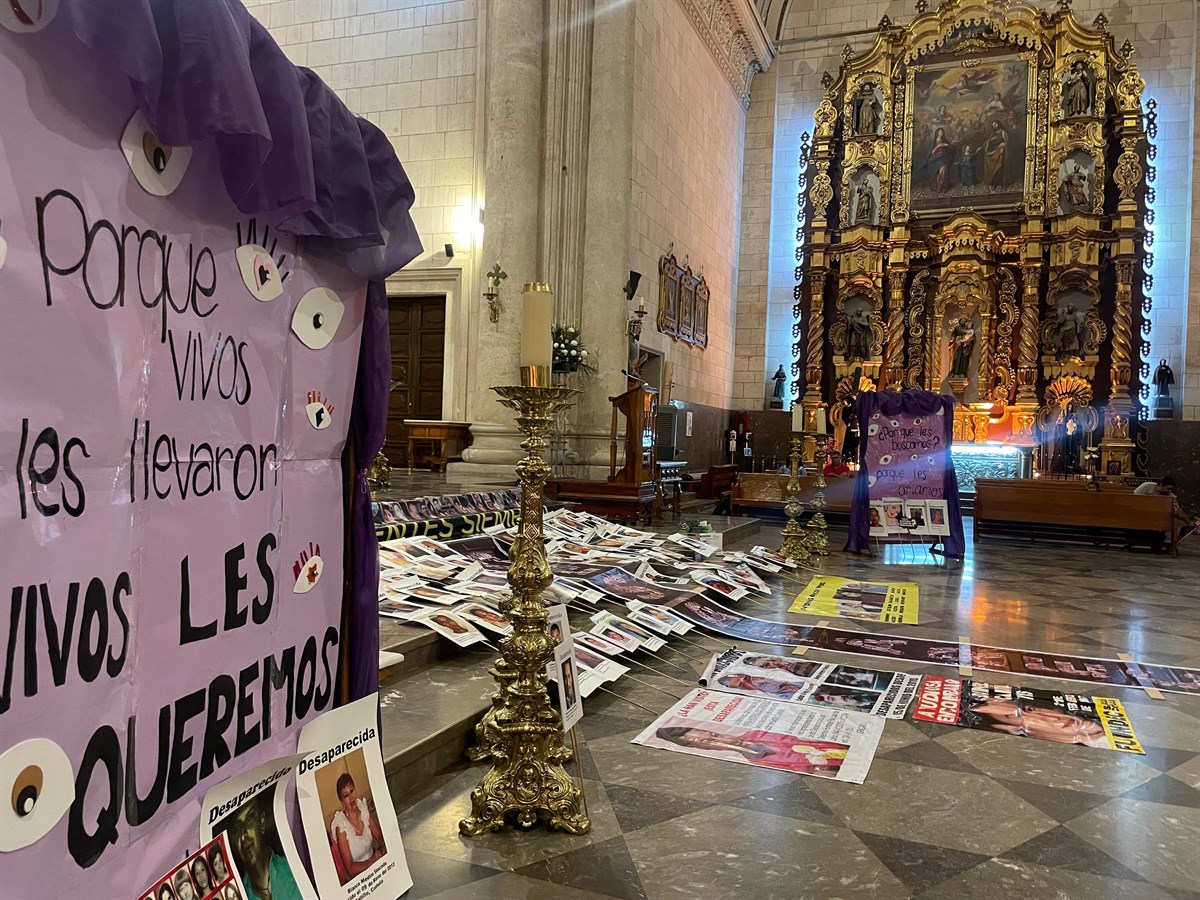 Colectivo de búsqueda en iglesia de Saltillo / Foto: Leslie Delgado