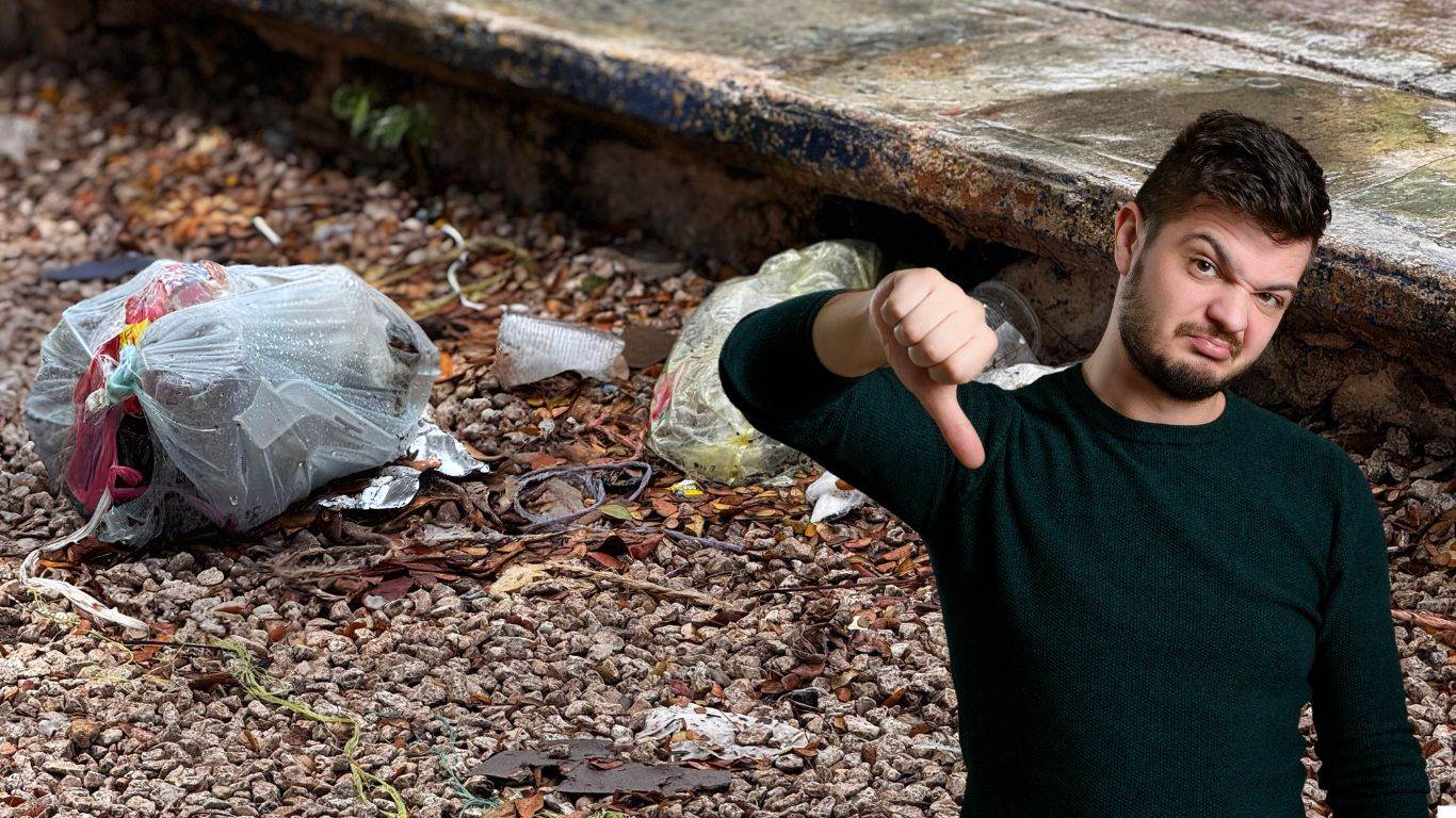 Así luce el parque de La Esperanza a causa de tianguistas que dejan basura, aseguran vecinos 