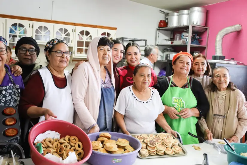 Abuelitas de la Casa Club del Adulto Mayor de Victoria. Foto: Daniel Espinoza