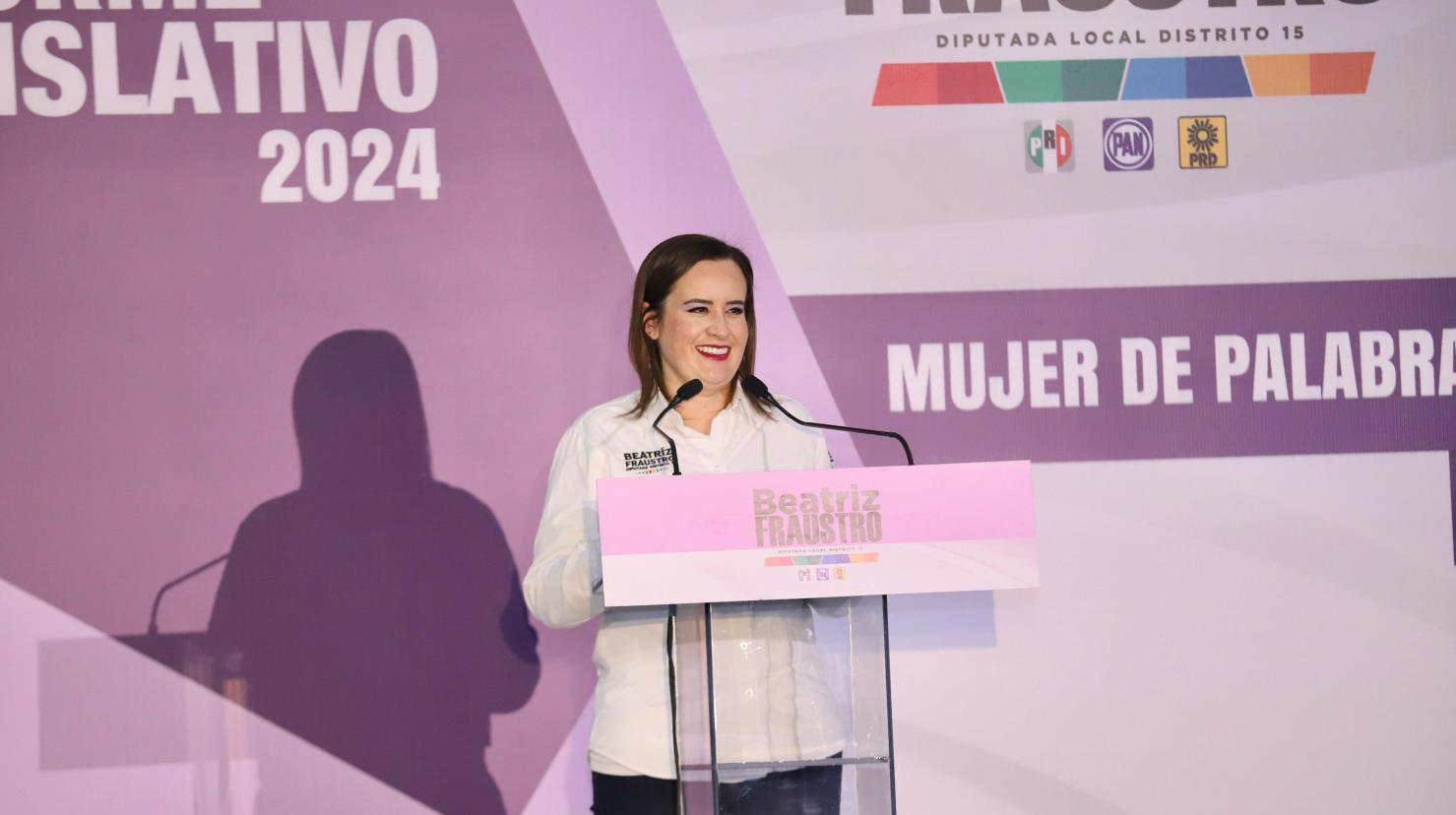 La diputada Beatriz Fraustro en el informe de resultados. (Fotografía: Beatriz Fraustro)