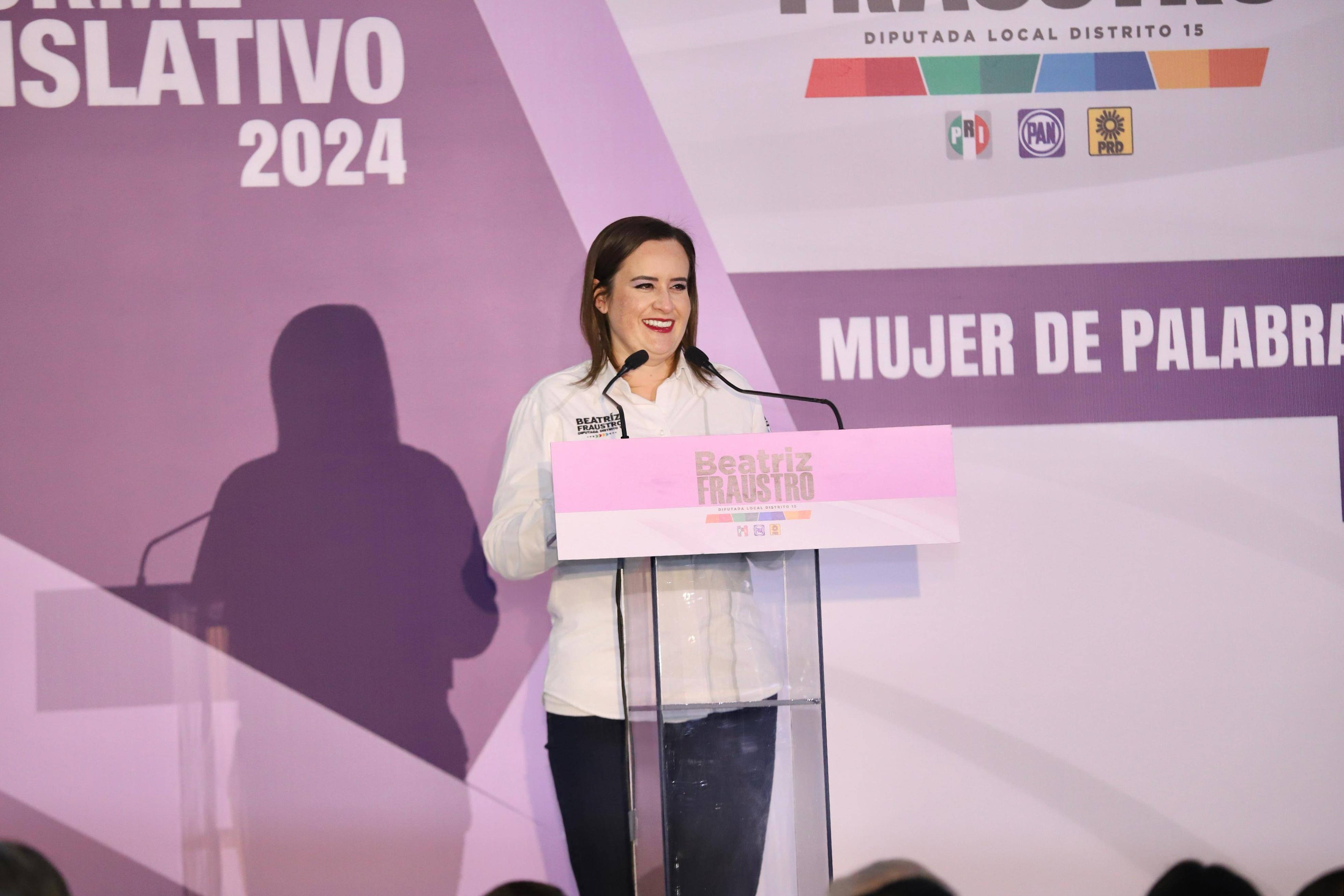 Diputados en Coahuila rinden cuentas a la ciudadanía; Beatriz Fraustro presenta su informe