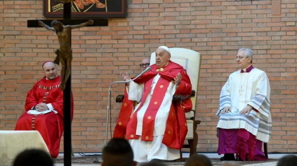 El Vaticano informa que el papa Francisco no se encuentra fuera de peligro